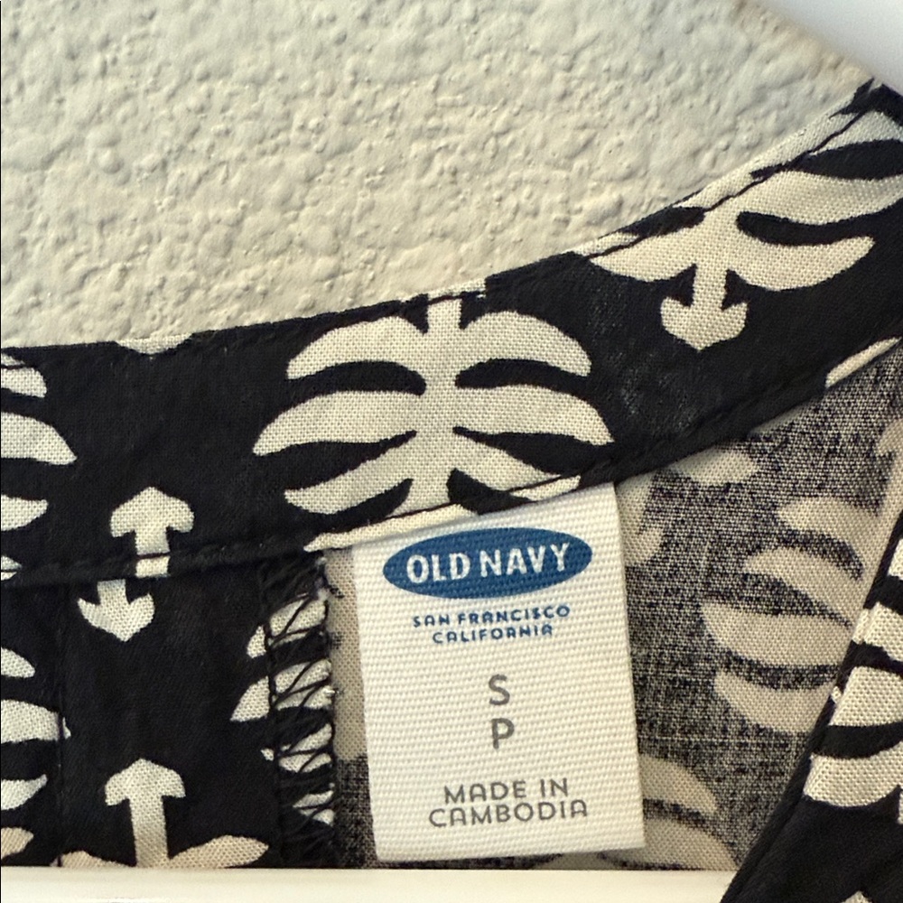 Old Navy Black and White Pattern Dress Women Small Lightweight Sundress - Picture 6 of 8
